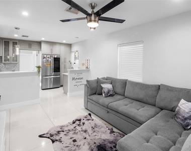 1341 Nw 5th Avenue - Photo Thumbnail 13