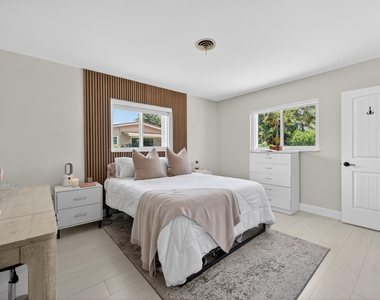4800 Ne 15th Terrace - Photo Thumbnail 10