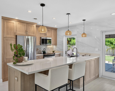 4800 Ne 15th Terrace - Photo Thumbnail 6