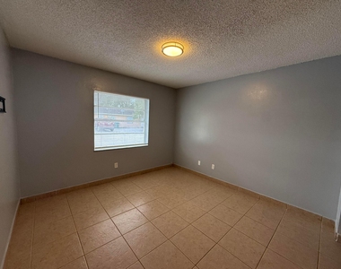 5006 Sanibel Avenue - Photo Thumbnail 10