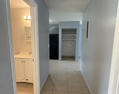 5006 Sanibel Avenue - Photo Thumbnail 14