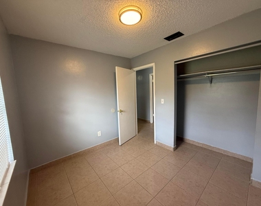 5006 Sanibel Avenue - Photo Thumbnail 13