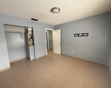 5006 Sanibel Avenue - Photo Thumbnail 9