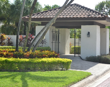 3130 Kingswood Terrace - Photo Thumbnail 25