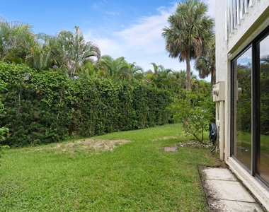 3130 Kingswood Terrace - Photo Thumbnail 9