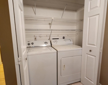 3130 Kingswood Terrace - Photo Thumbnail 6