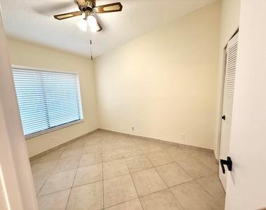 6649 Somerset Drive - Photo Thumbnail 18