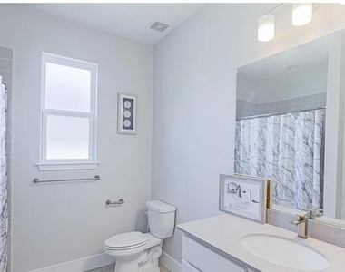 951 Sareta Street Se - Photo Thumbnail 8