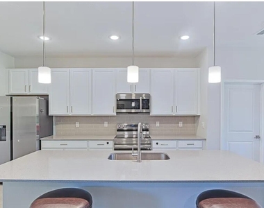 951 Sareta Street Se - Photo Thumbnail 4