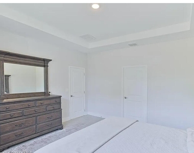 951 Sareta Street Se - Photo Thumbnail 5