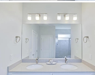 951 Sareta Street Se - Photo Thumbnail 9