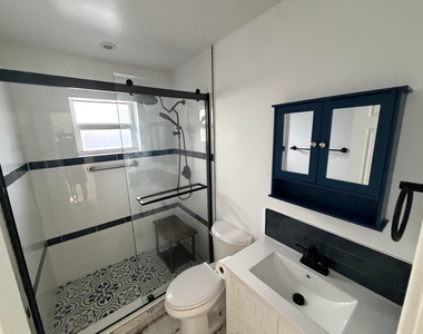 3837 Ne 17th Avenue - Photo Thumbnail 9