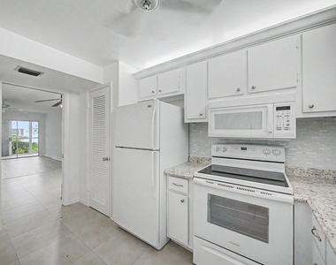 3 Westwood Avenue - Photo Thumbnail 3
