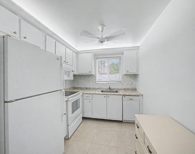 3 Westwood Avenue - Photo Thumbnail 4