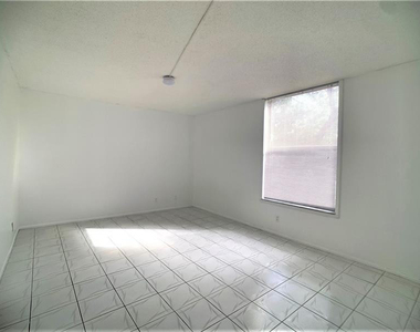 8360 Sands Point Boulevard - Photo Thumbnail 11