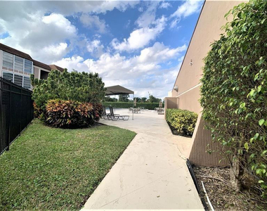 8360 Sands Point Boulevard - Photo Thumbnail 15