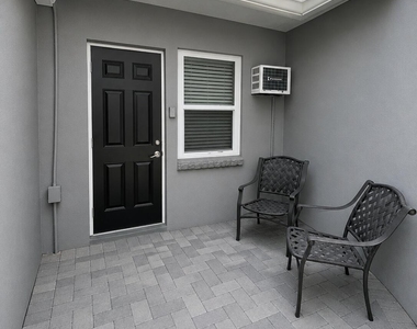 741 Ne 16th Avenue - Photo Thumbnail 5