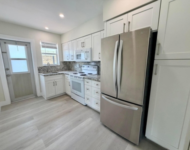2020 Ne 56th Court - Photo Thumbnail 3