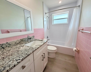 2020 Ne 56th Court - Photo Thumbnail 7