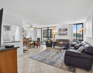 3604 Bridgewood Drive - Photo Thumbnail 6