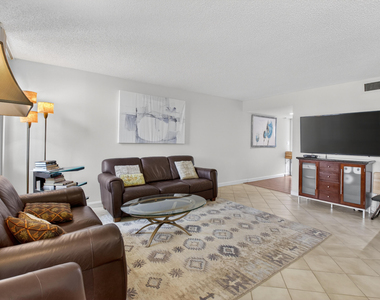 3604 Bridgewood Drive - Photo Thumbnail 7