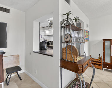 3604 Bridgewood Drive - Photo Thumbnail 9