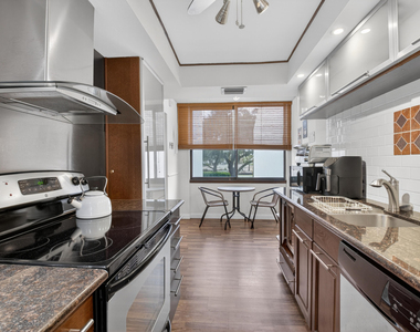 3604 Bridgewood Drive - Photo Thumbnail 2