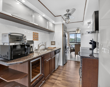 3604 Bridgewood Drive - Photo Thumbnail 12
