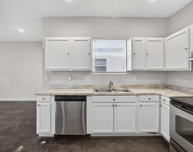 1177 Ac Evans Street - Photo Thumbnail 8