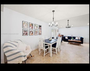 2510 Nw 110th Terrace - Photo Thumbnail 11