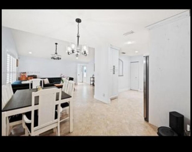 2510 Nw 110th Terrace - Photo Thumbnail 16