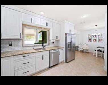 2510 Nw 110th Terrace - Photo Thumbnail 14