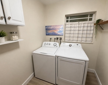 1366 Se 4th Avenue - Photo Thumbnail 13