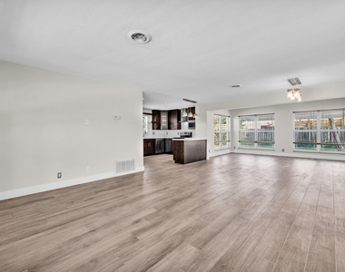 921 Se 15th Court - Photo Thumbnail 15