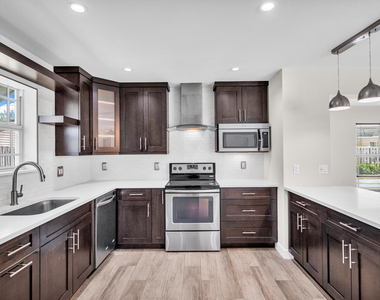 921 Se 15th Court - Photo Thumbnail 11
