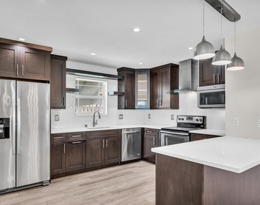 921 Se 15th Court - Photo Thumbnail 9