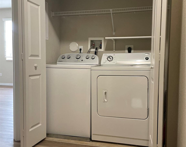 9076 Preston Place - Photo Thumbnail 6