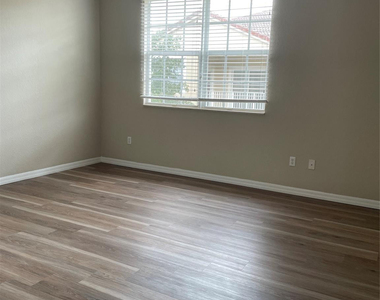 9076 Preston Place - Photo Thumbnail 3