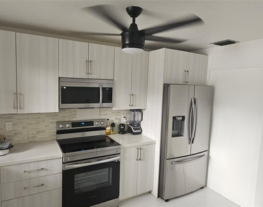 2262 Discovery Circle - Photo Thumbnail 17