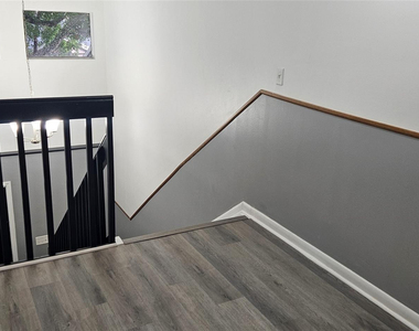 2262 Discovery Circle - Photo Thumbnail 12