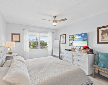4064 Cornwall D - Photo Thumbnail 15