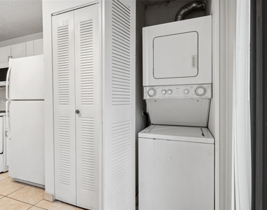 2173 Nw 78th Avenue - Photo Thumbnail 4