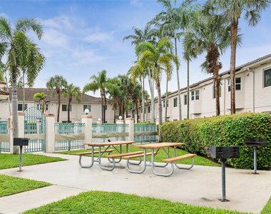 2173 Nw 78th Avenue - Photo Thumbnail 14