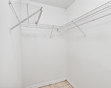 2173 Nw 78th Avenue - Photo Thumbnail 9