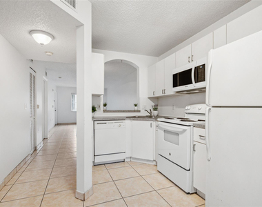 2173 Nw 78th Avenue - Photo Thumbnail 2