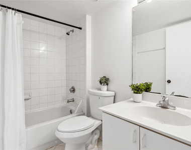 2173 Nw 78th Avenue - Photo Thumbnail 7