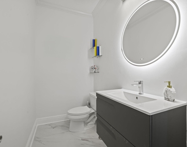616 Nw 38th Circle - Photo Thumbnail 11