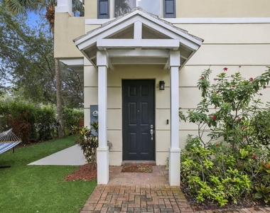 616 Nw 38th Circle - Photo Thumbnail 2