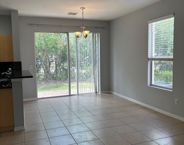 1412 Seminole Palms Drive - Photo Thumbnail 3