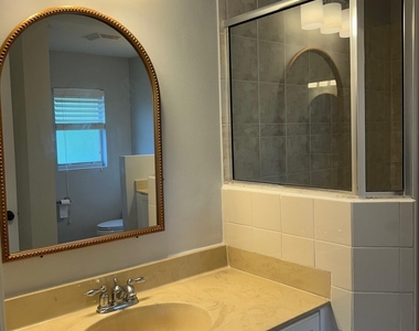 1412 Seminole Palms Drive - Photo Thumbnail 17